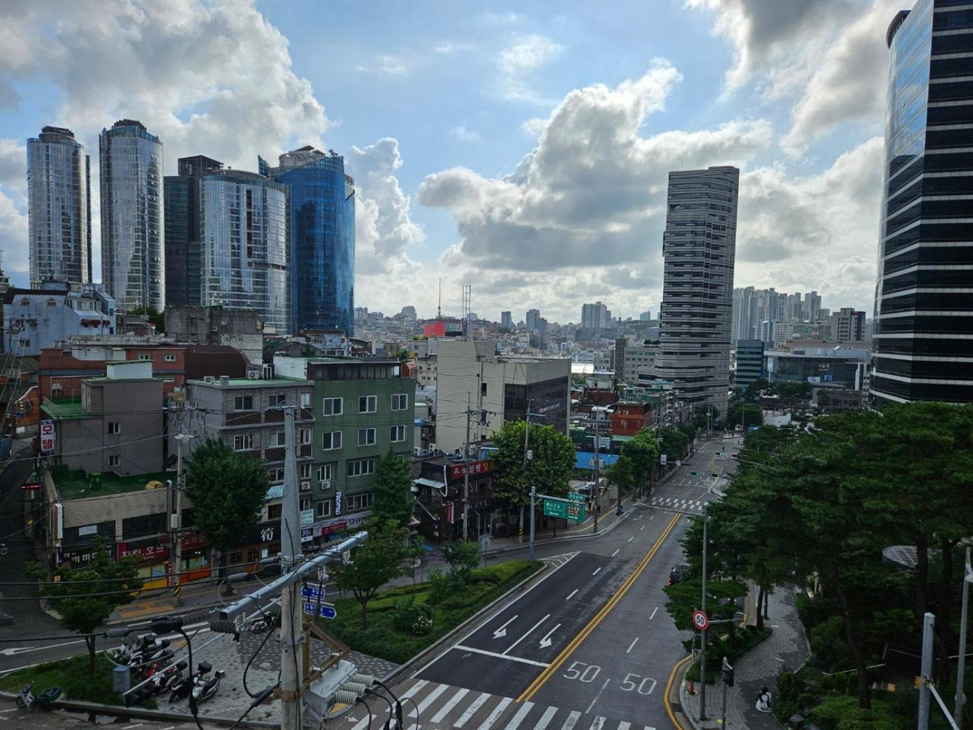Апартаменты For Family Group, 4Min To Seoul Station Экстерьер фото